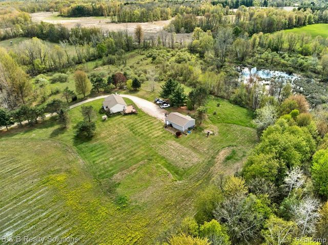 2927 N Blacks Corners Road, Imlay City, MI 48444