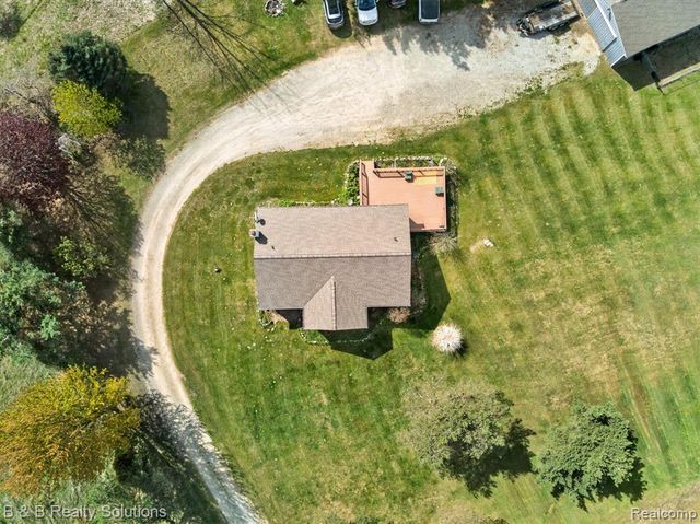 2927 N Blacks Corners Road, Imlay City, MI 48444