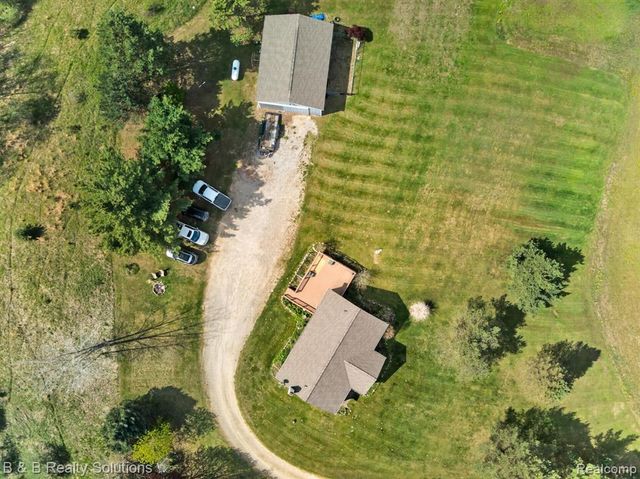 2927 N Blacks Corners Road, Imlay City, MI 48444