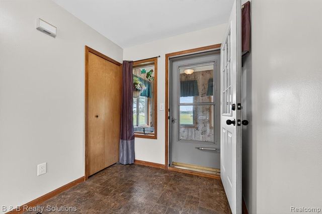 2927 N Blacks Corners Road, Imlay City, MI 48444