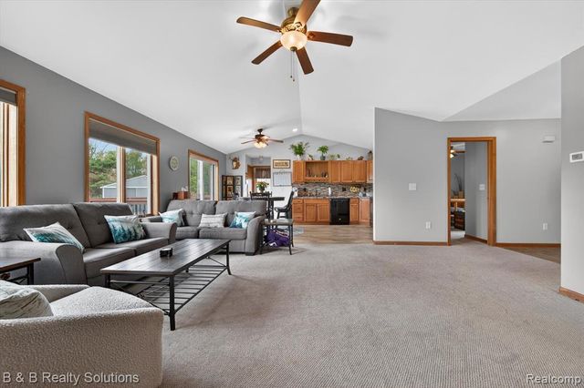 2927 N Blacks Corners Road, Imlay City, MI 48444