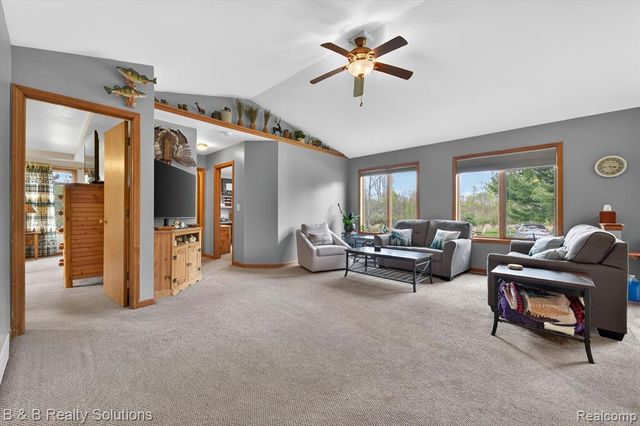 2927 N Blacks Corners Road, Imlay City, MI 48444