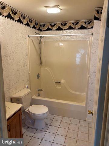 6188 GREENBRIAR LN, Fayetteville, PA 17222