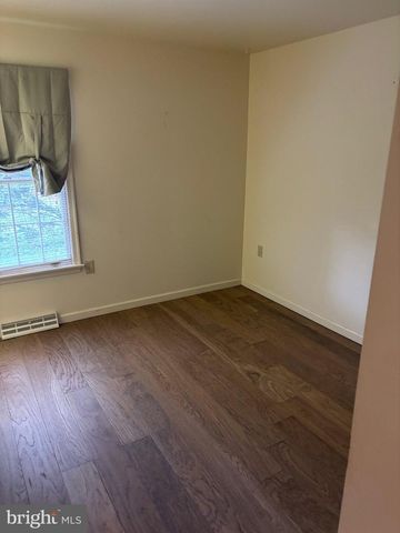 6188 GREENBRIAR LN, Fayetteville, PA 17222