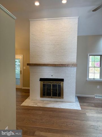 6188 GREENBRIAR LN, Fayetteville, PA 17222