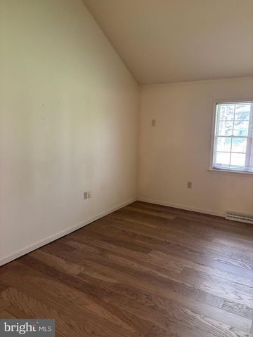 6188 GREENBRIAR LN, Fayetteville, PA 17222