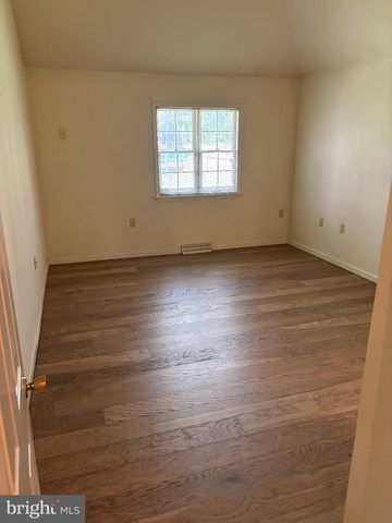 6188 GREENBRIAR LN, Fayetteville, PA 17222