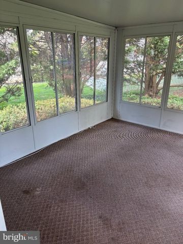 6188 GREENBRIAR LN, Fayetteville, PA 17222