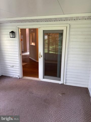 6188 GREENBRIAR LN, Fayetteville, PA 17222