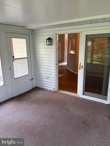 6188 GREENBRIAR LN, Fayetteville, PA 17222