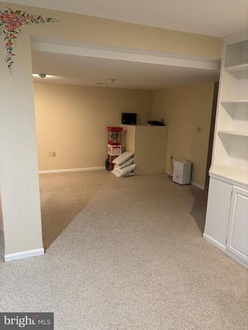 6188 GREENBRIAR LN, Fayetteville, PA 17222