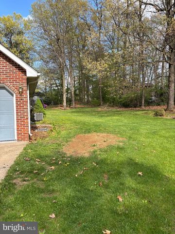 6188 GREENBRIAR LN, Fayetteville, PA 17222