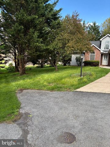 6188 GREENBRIAR LN, Fayetteville, PA 17222