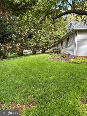6188 GREENBRIAR LN, Fayetteville, PA 17222