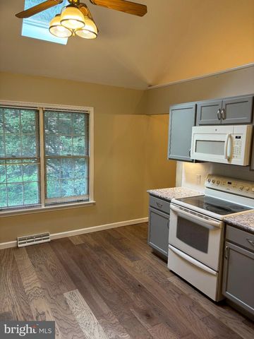 6188 GREENBRIAR LN, Fayetteville, PA 17222