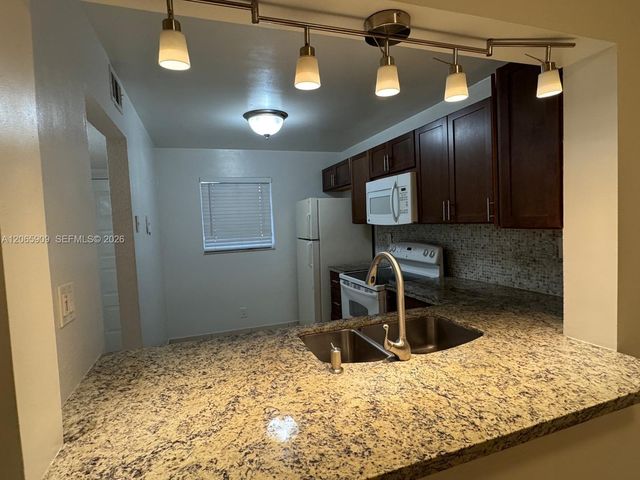 3022 Coral Springs Drive 104-3, Coral Springs, FL 33065