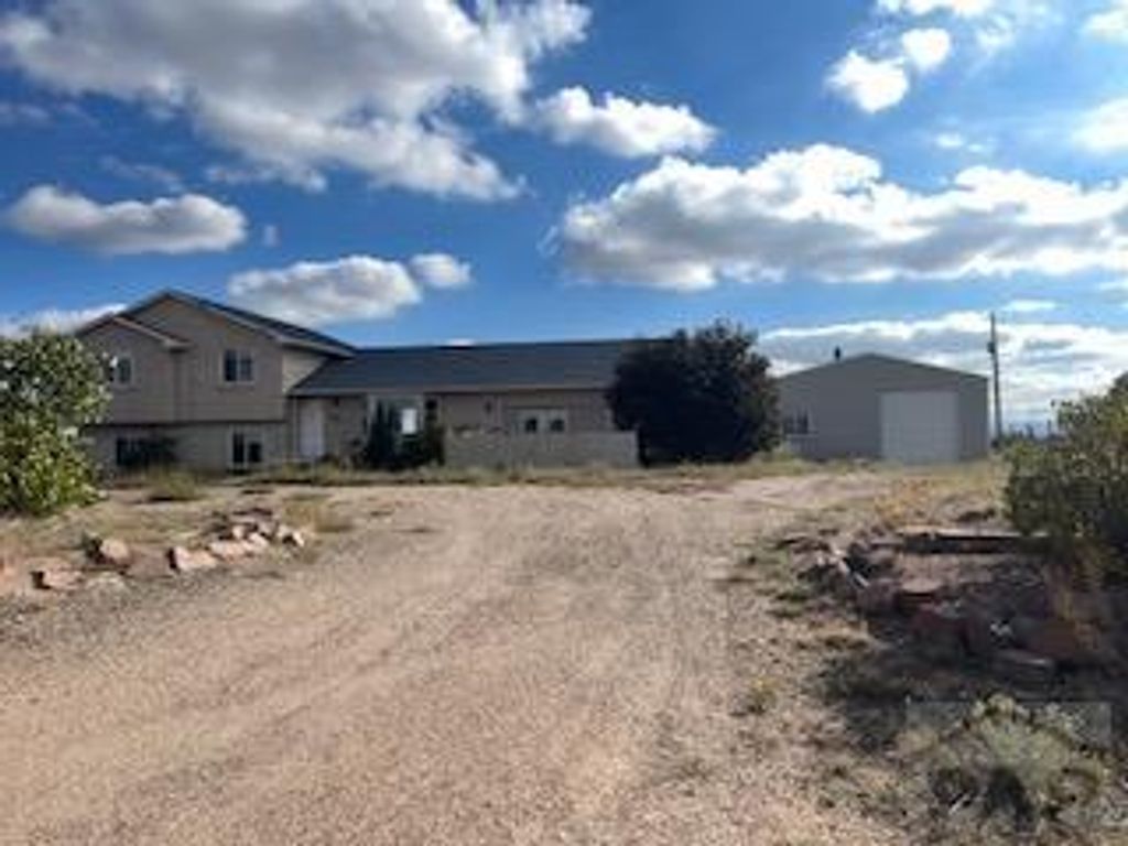 964 Moccasin Dr, Pueblo West, CO 81007