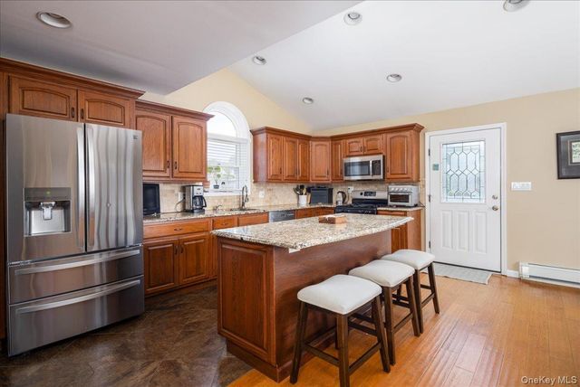 140 Euclid Avenue, Massapequa, NY 11758