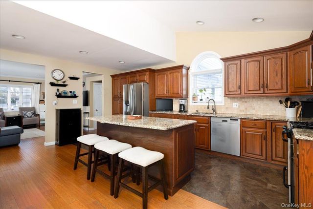 140 Euclid Avenue, Massapequa, NY 11758