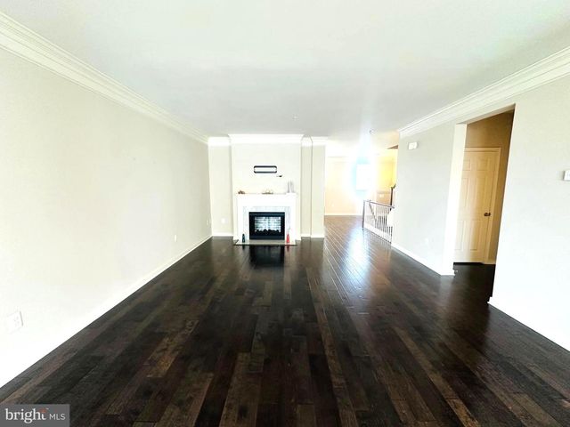 25576 TOLAR SQ, Chantilly, VA 20152