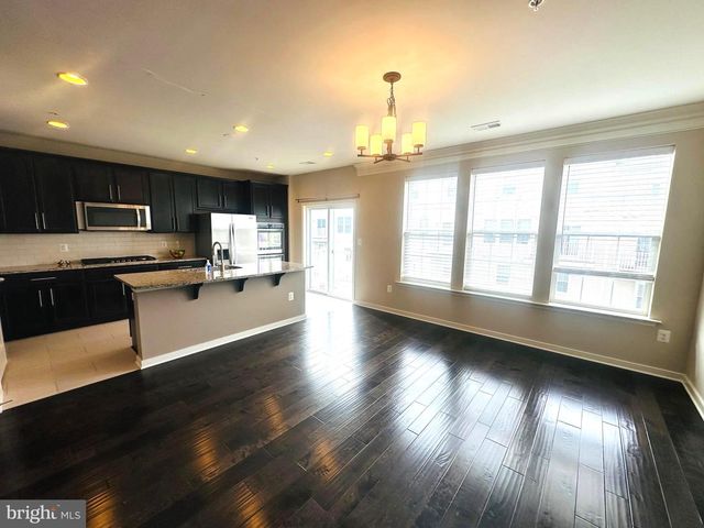 25576 TOLAR SQ, Chantilly, VA 20152