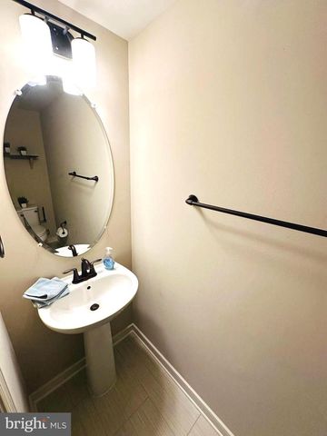 25576 TOLAR SQ, Chantilly, VA 20152