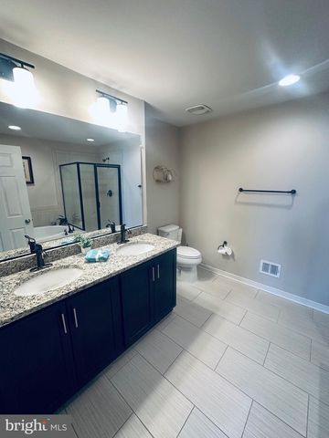 25576 TOLAR SQ, Chantilly, VA 20152