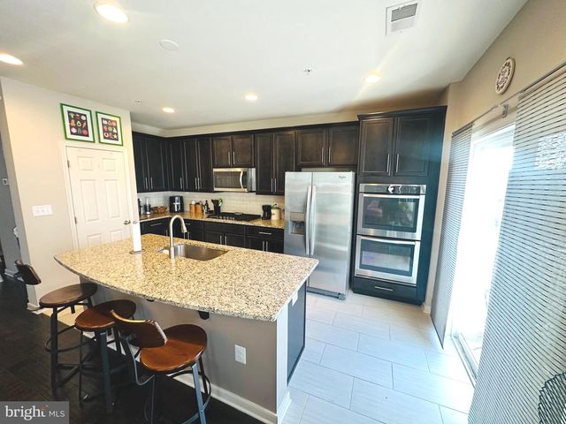 25576 TOLAR SQ, Chantilly, VA 20152