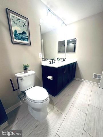 25576 TOLAR SQ, Chantilly, VA 20152