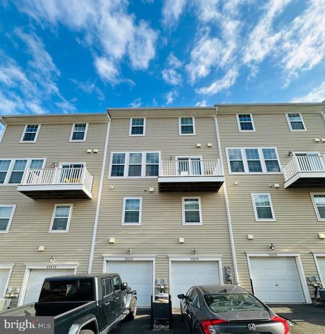 25576 TOLAR SQ, Chantilly, VA 20152