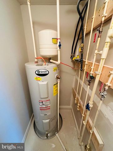 25576 TOLAR SQ, Chantilly, VA 20152