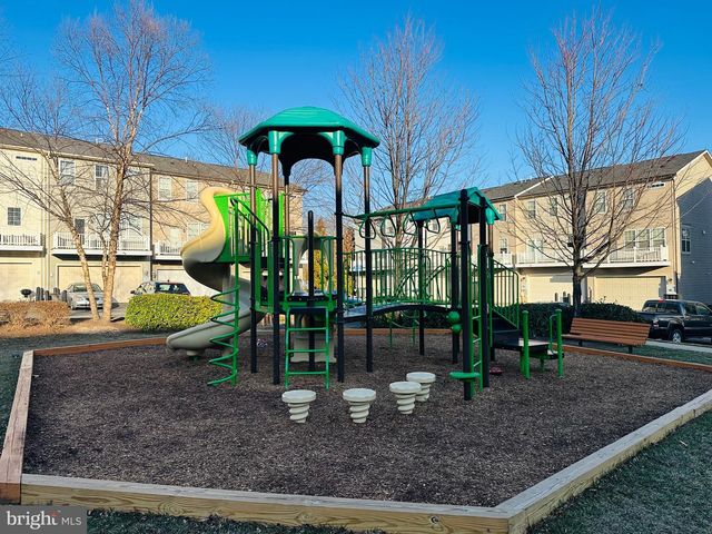 25576 TOLAR SQ, Chantilly, VA 20152