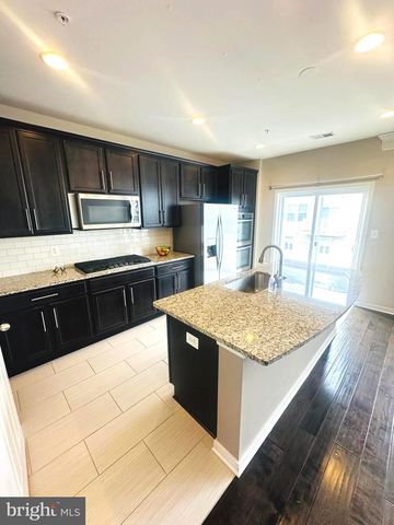 25576 TOLAR SQ, Chantilly, VA 20152