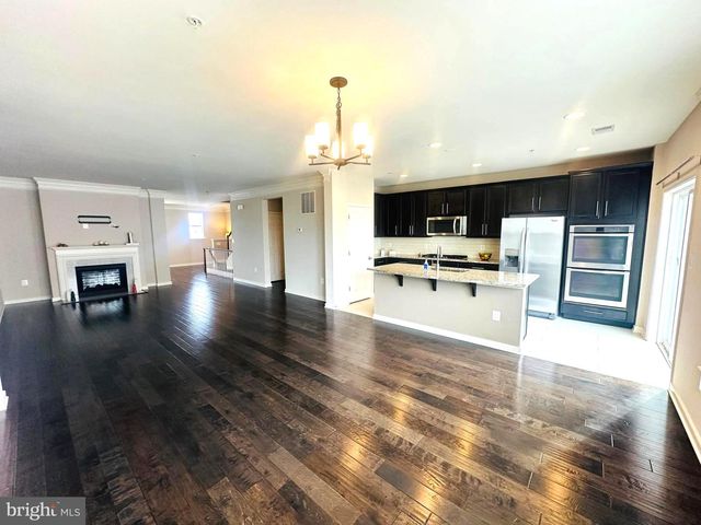 25576 TOLAR SQ, Chantilly, VA 20152