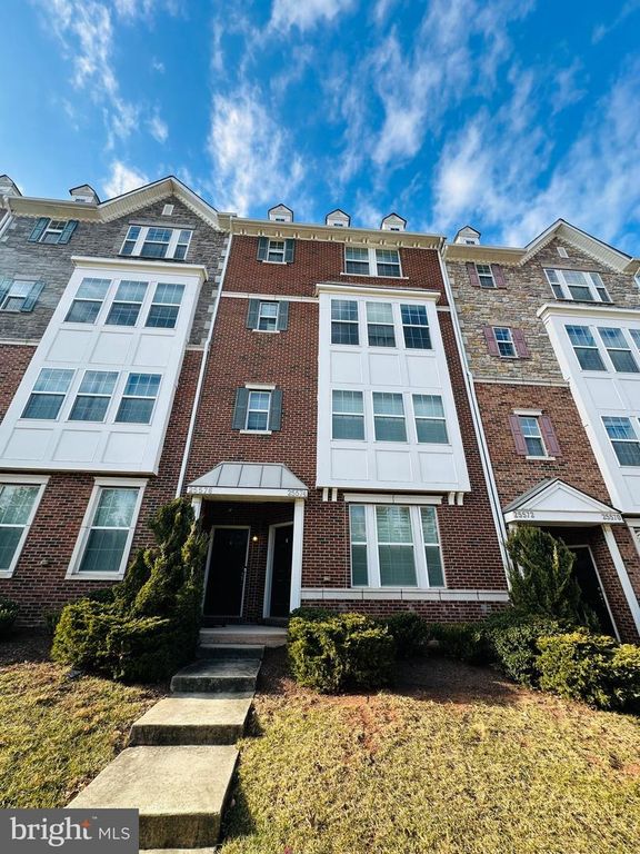 25576 TOLAR SQ, Chantilly, VA 20152