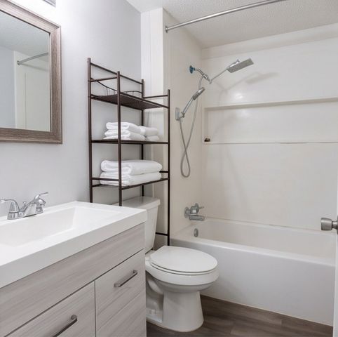 904 S Murray Street, Mckinney, TX 75069