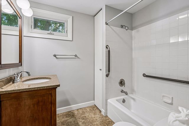 5900 Queen Avenue S, Minneapolis, MN 55410