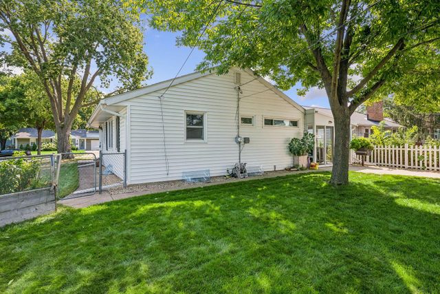 5900 Queen Avenue S, Minneapolis, MN 55410