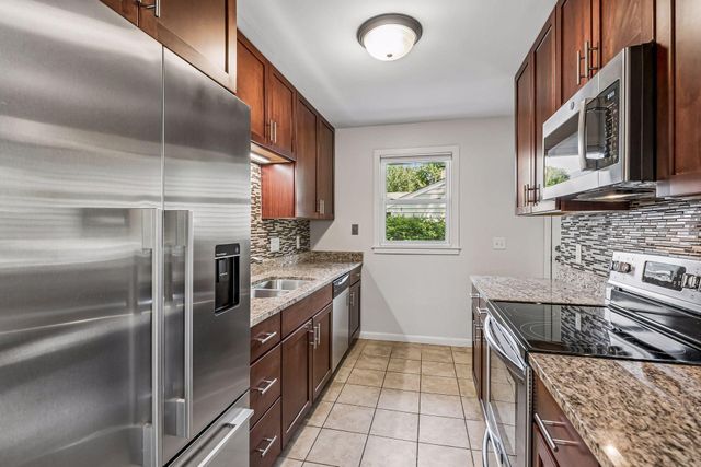 5900 Queen Avenue S, Minneapolis, MN 55410