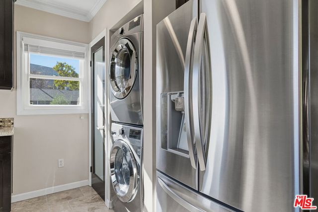 12727 La Maida Street, Valley Village, CA 91607