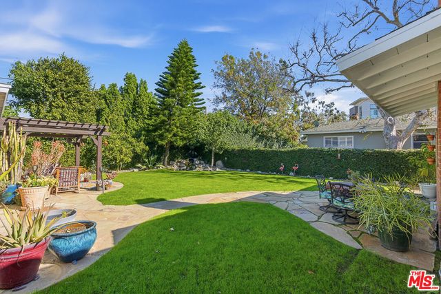 12727 La Maida Street, Valley Village, CA 91607