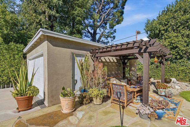 12727 La Maida Street, Valley Village, CA 91607