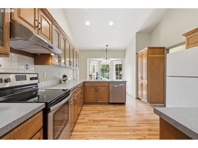 231 EAST St, Oregon City, OR 97045
