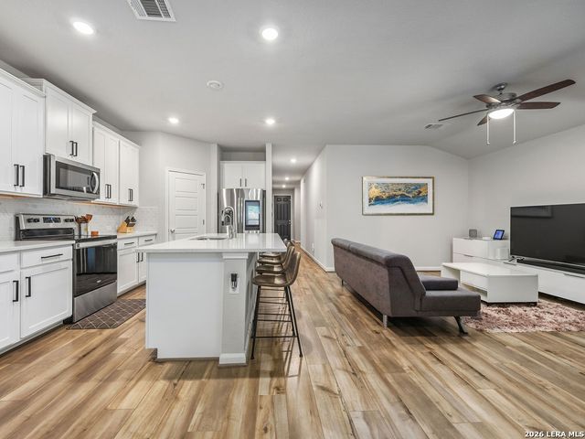 4521 Longhorn Crst, San Antonio, TX 78245