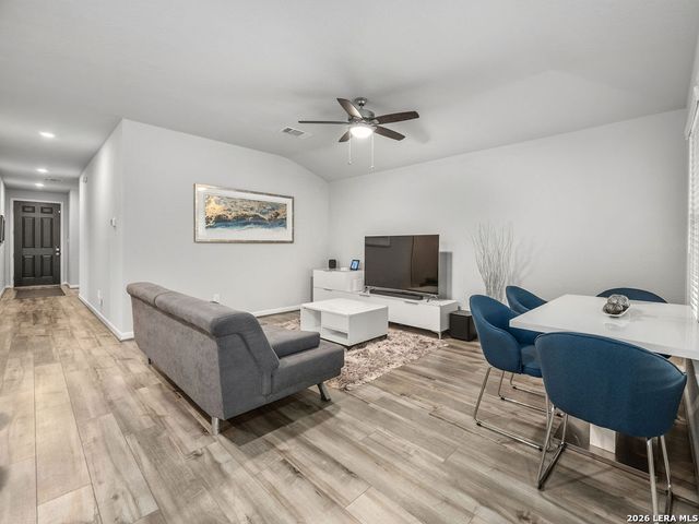 4521 Longhorn Crst, San Antonio, TX 78245