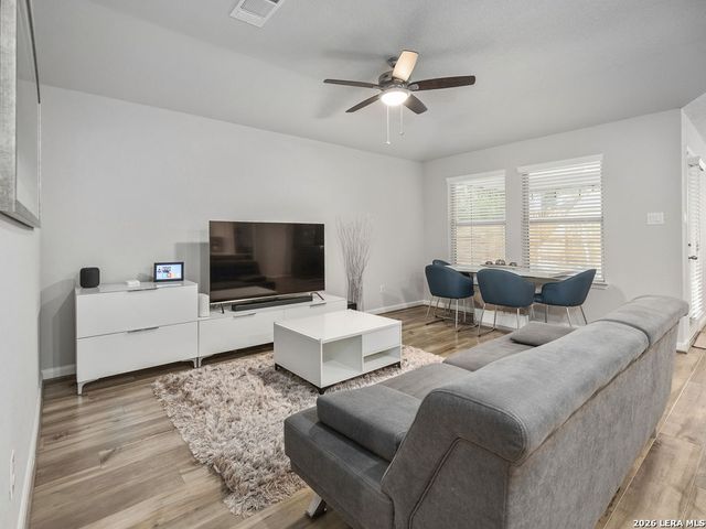 4521 Longhorn Crst, San Antonio, TX 78245