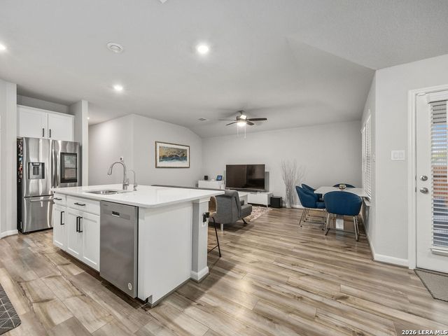 4521 Longhorn Crst, San Antonio, TX 78245