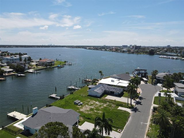 11125 4TH ST E, Treasure Island, FL 33706