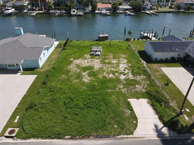 11125 4TH ST E, Treasure Island, FL 33706
