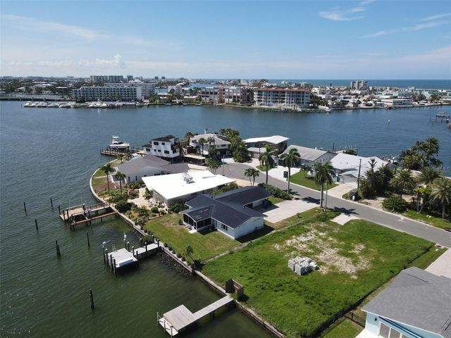 11125 4TH ST E, Treasure Island, FL 33706